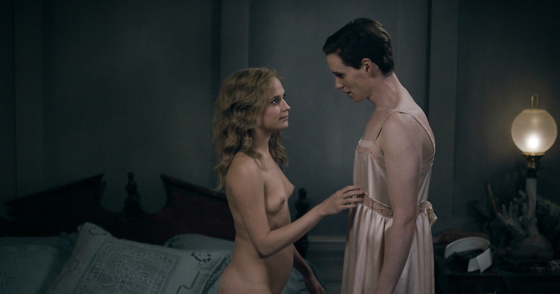 Алисия Викандер сцены ню