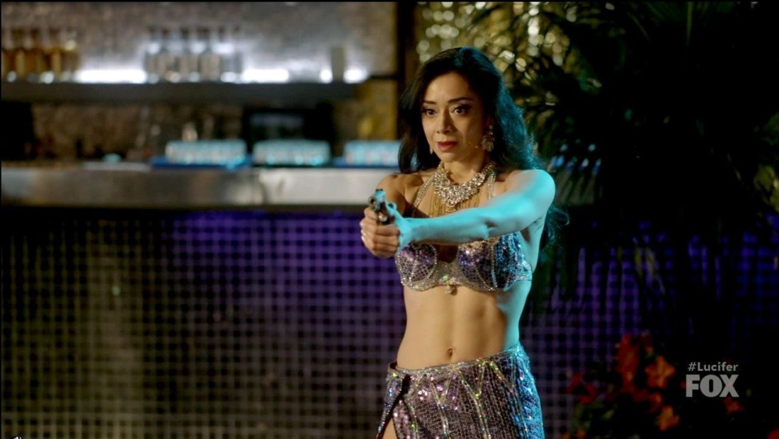 Луиза Элла голая модель