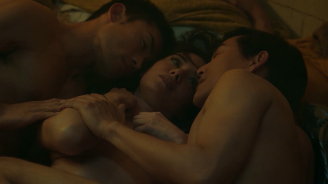 Сара Малакул Лэйн секси