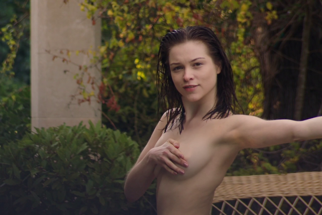 Софи Куксон голая в фильмах