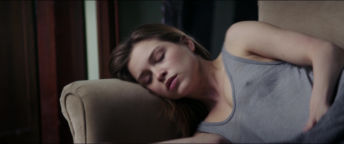 Софи Куксон без трусов