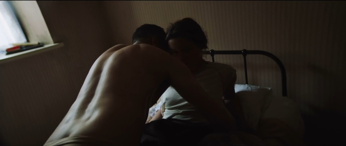 Софи Куксон Заклятие постельная сцена