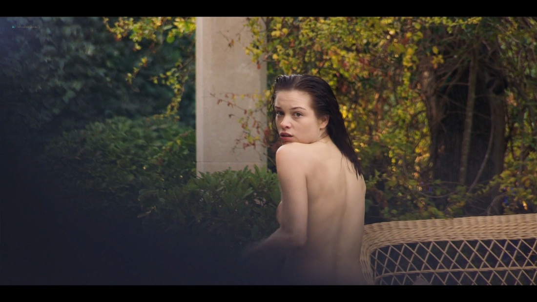 Софи Куксон голая в фильмах