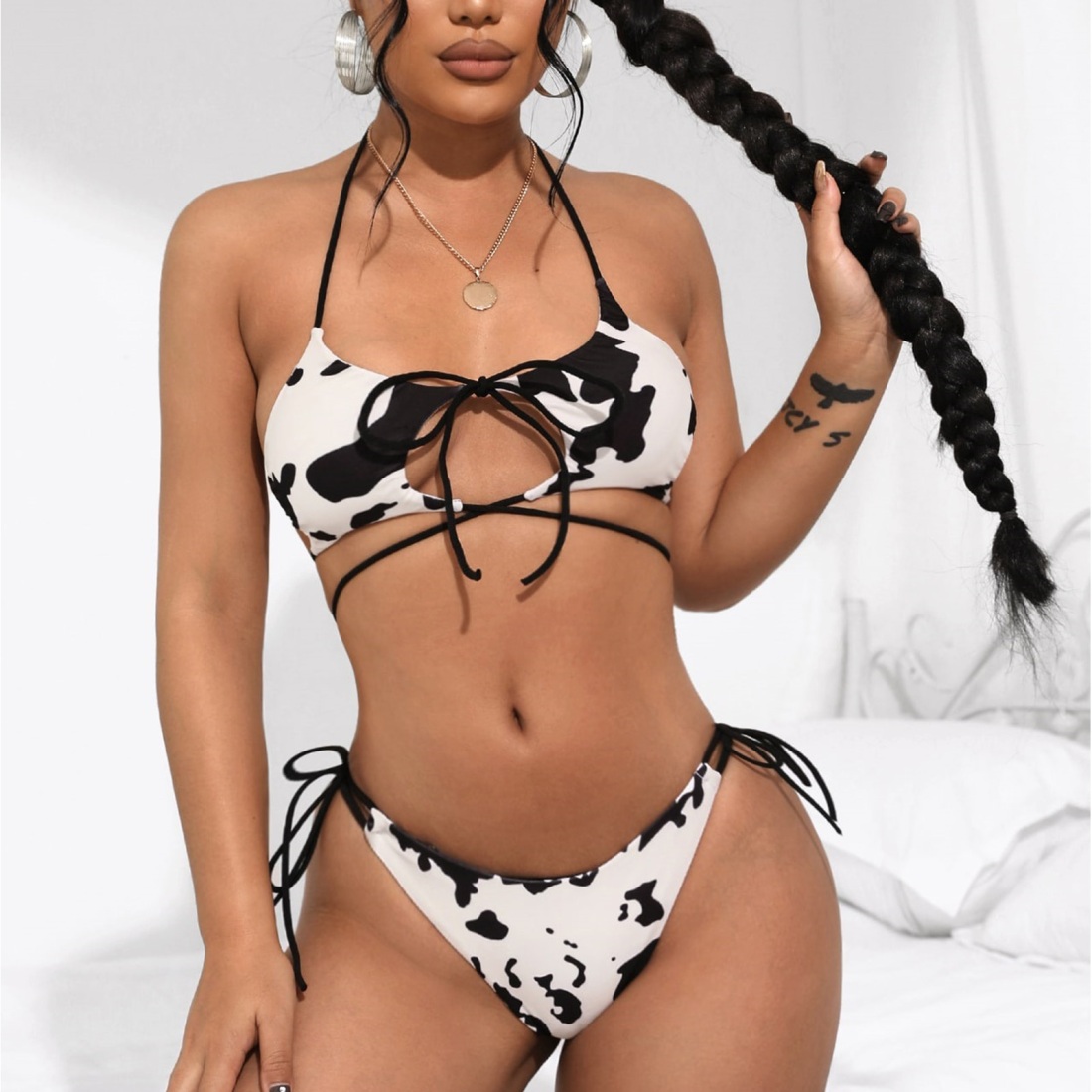 Женщина в Нижнем белье с мужчиной