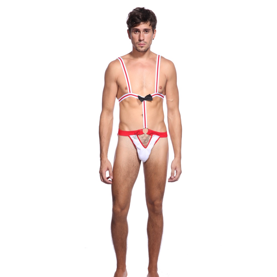 Телки в закрытых купальниках