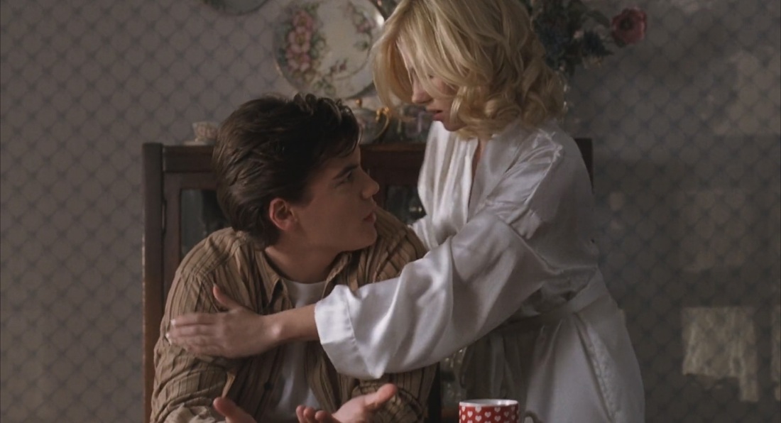 Хлоя черри раздвинула ноги