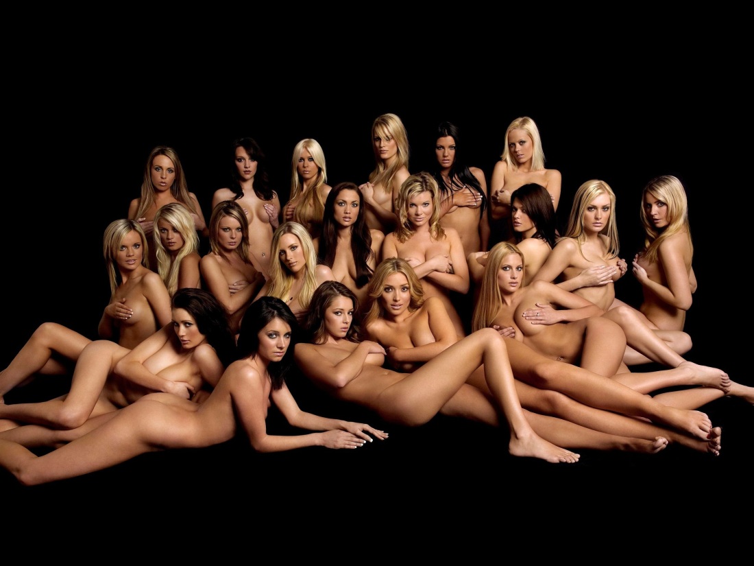 Много много голых женщин