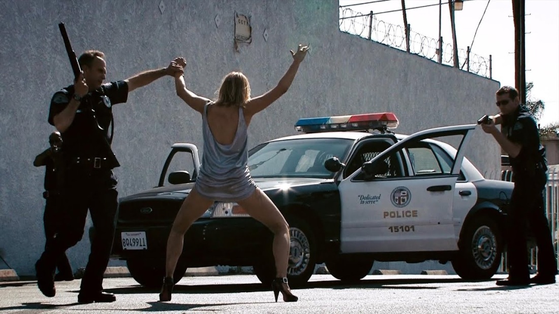 Групповуха в машине с таксистом