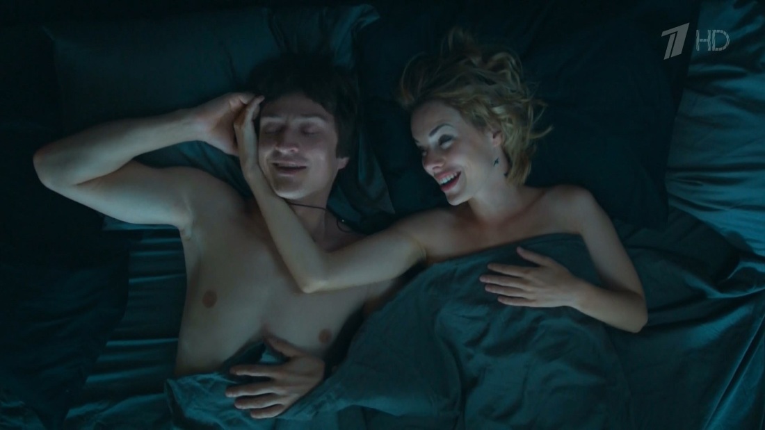 Анна Старшенбаум голая в фильме в краске