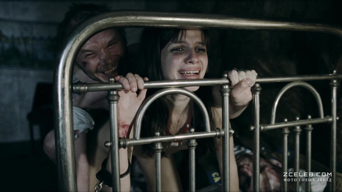 Раздели и выебали на улице