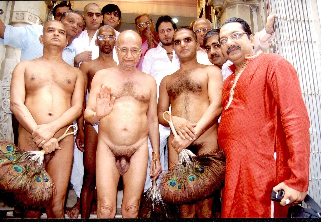 Голые монахи мужчины в Индии