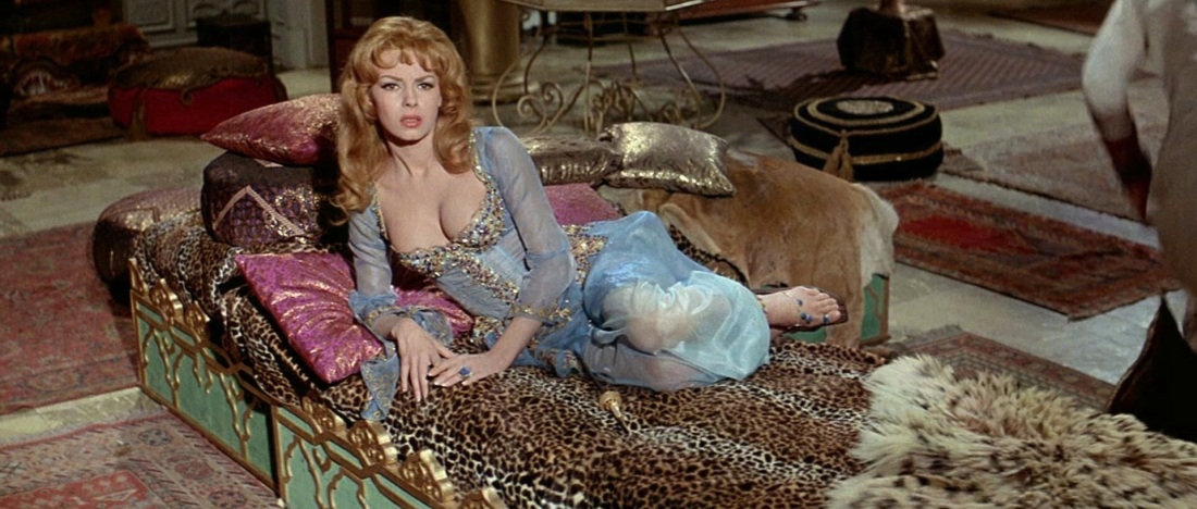 Порнозвезда Ангелика Херт ass