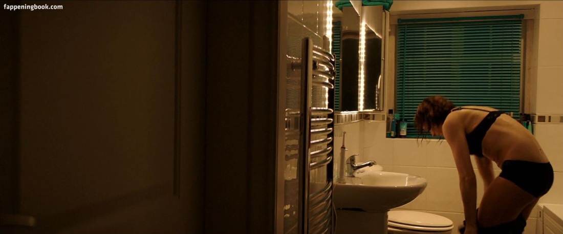 Аманда Крю в Нижнем белье