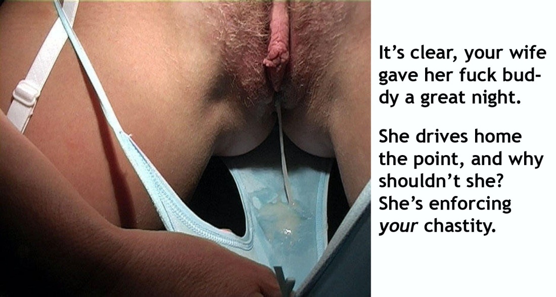 Мокрое влагалище в трусах