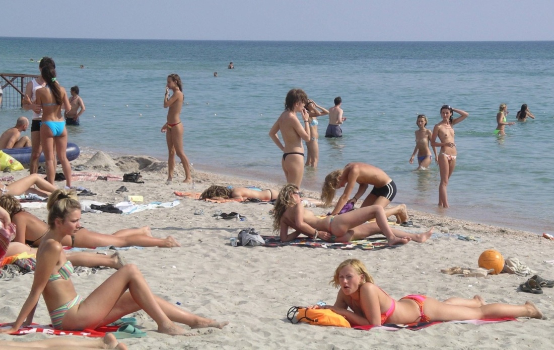 Нудиский пляж на Азовском море