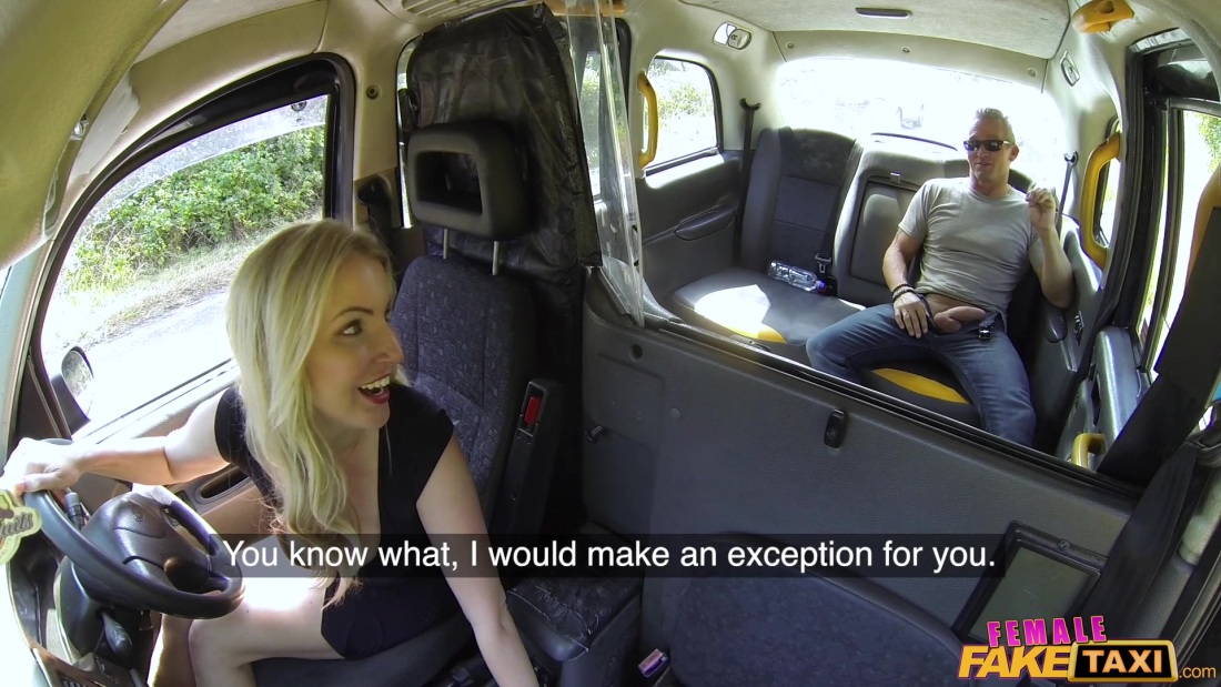 Голая пассажирка в такси