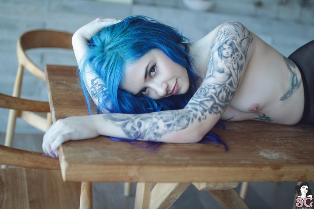 Порнозвезда Larkin Love группа