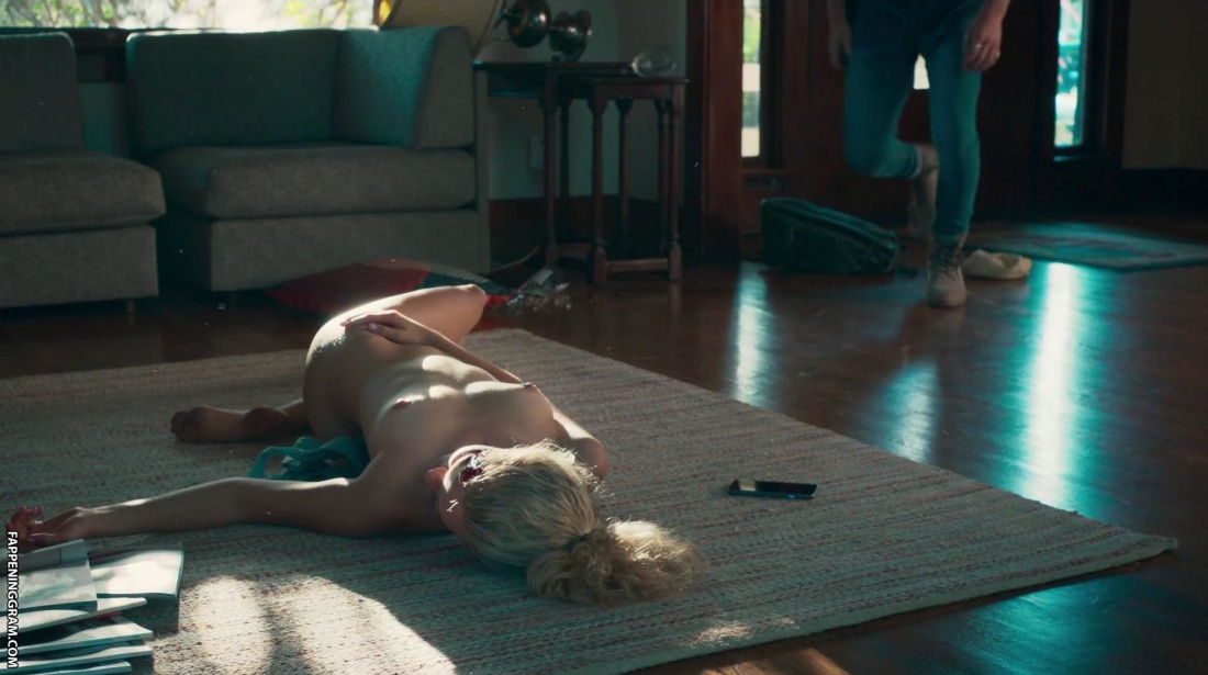 Валери Кобровски голая