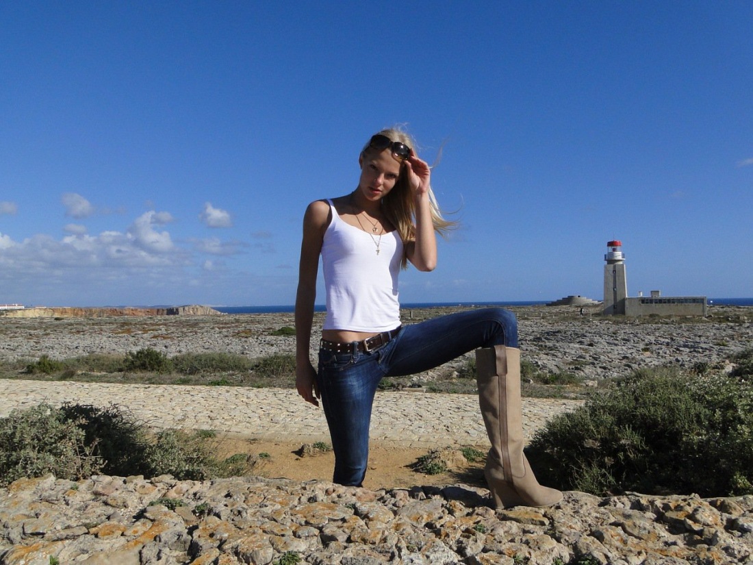 Ева Миллер попа