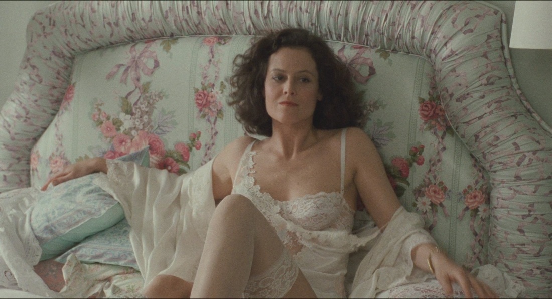 Сигурни Уивер Сердцеедки в белье