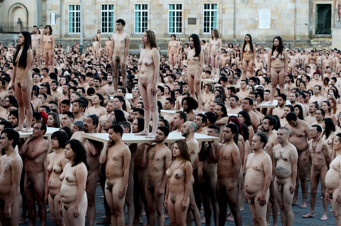 Spencer Tunick naked people на съемках