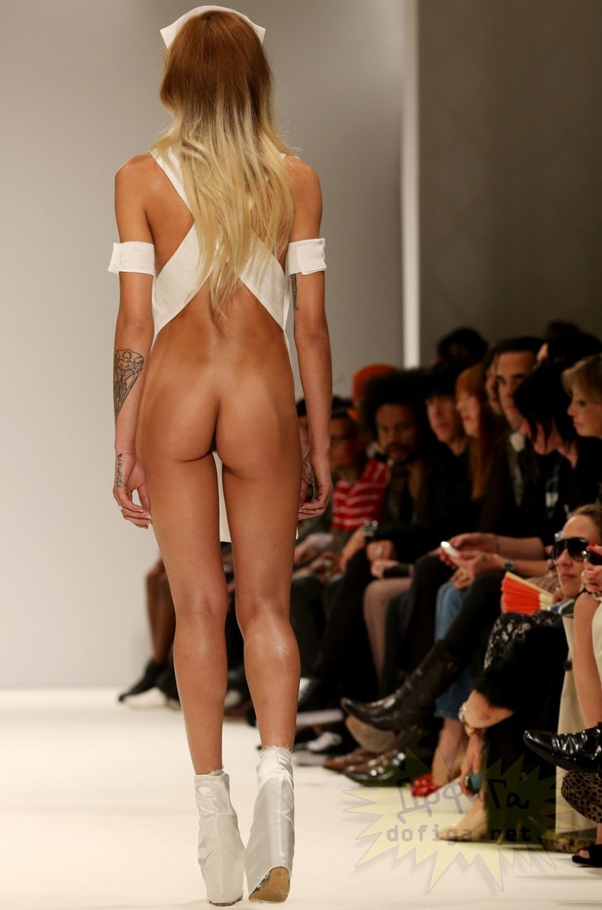 Вечеринки с голыми телками