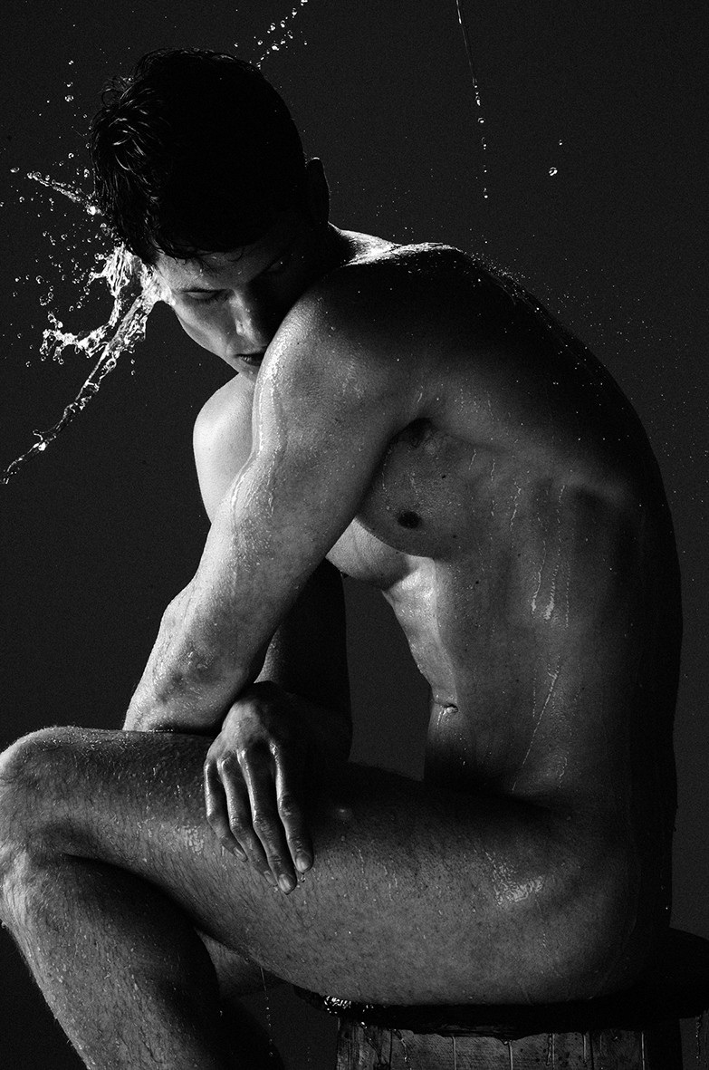 Красивые голые мужчины и женщины