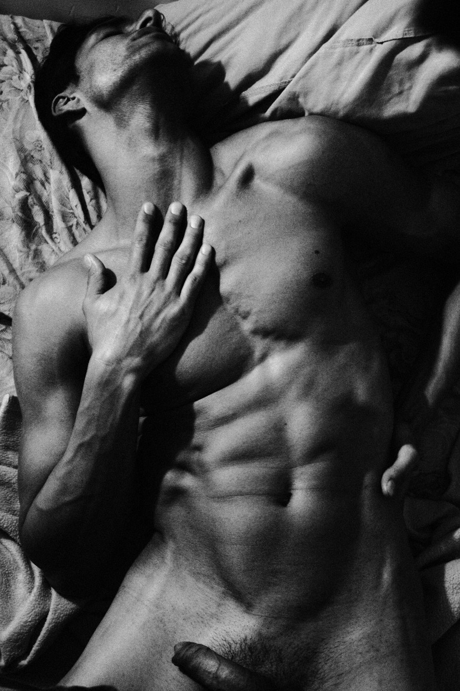 Дэвид Ганди эротическая фотосессия