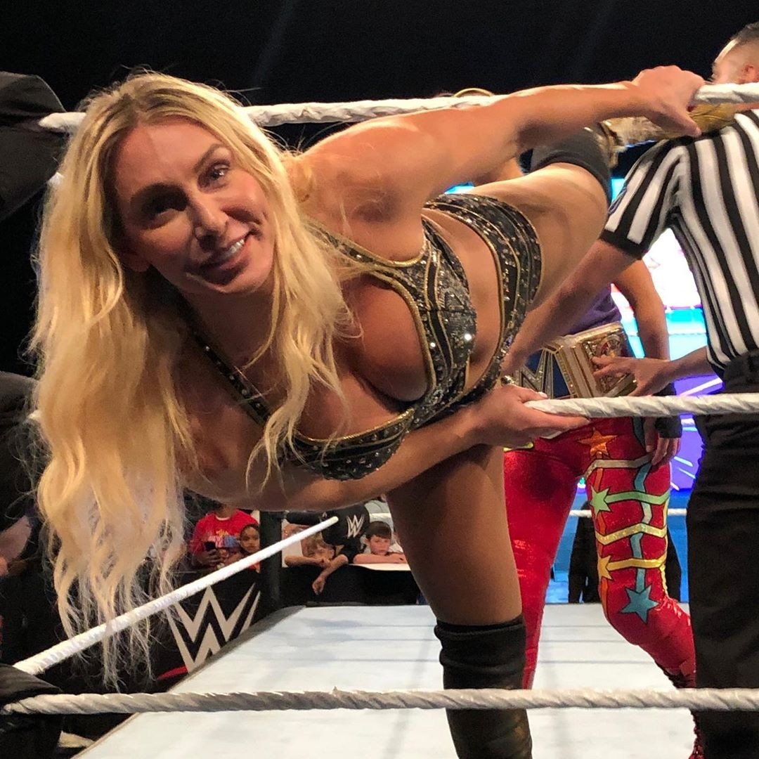 Charlotte WWE селфи
