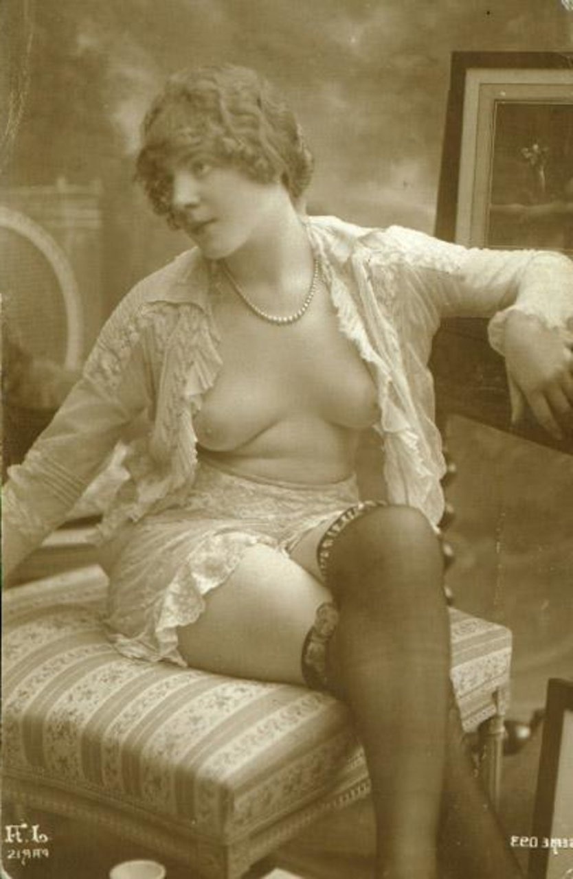 Голые старухи в панталонах