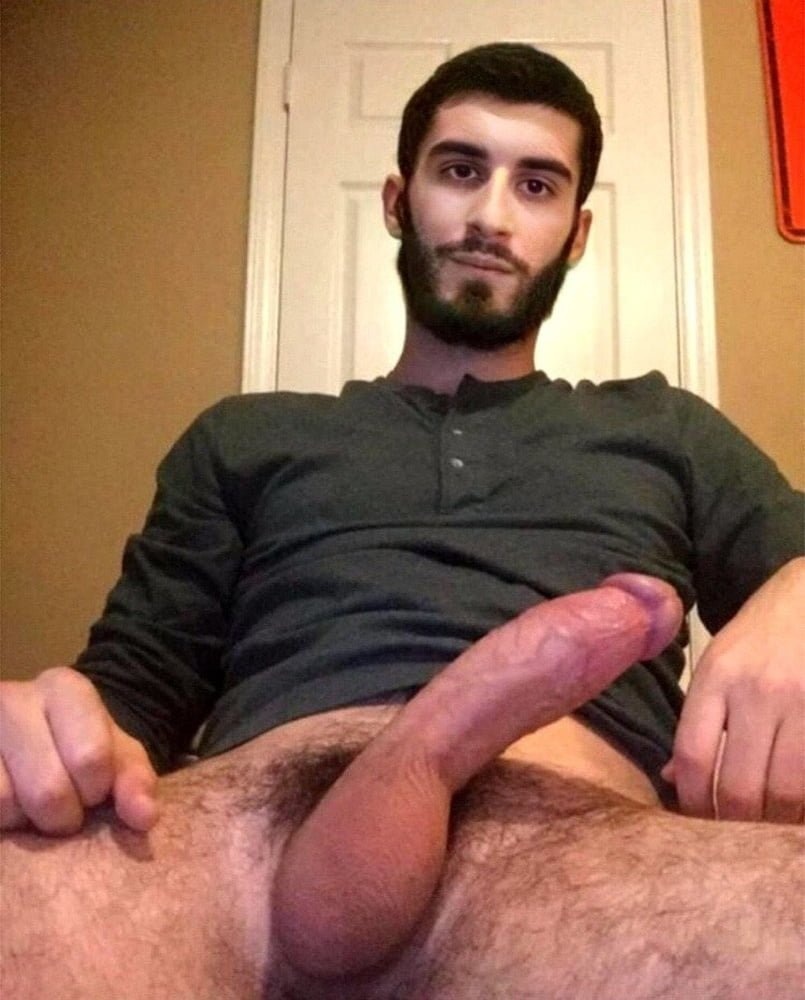 Волосатые мужики без трусов