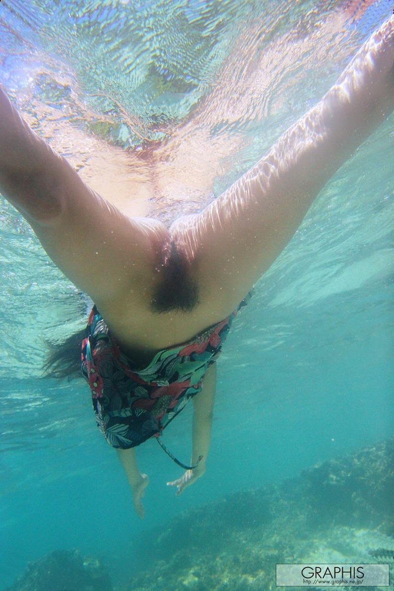 Волосатые киски под водой