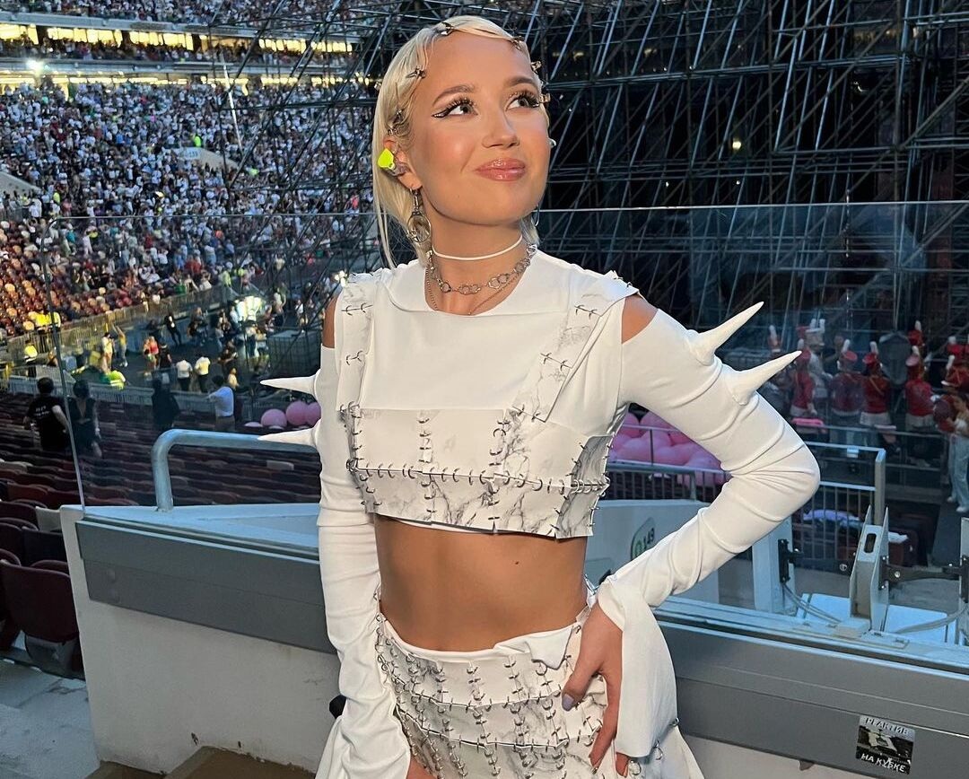 Клава Кока шоу маска танцы