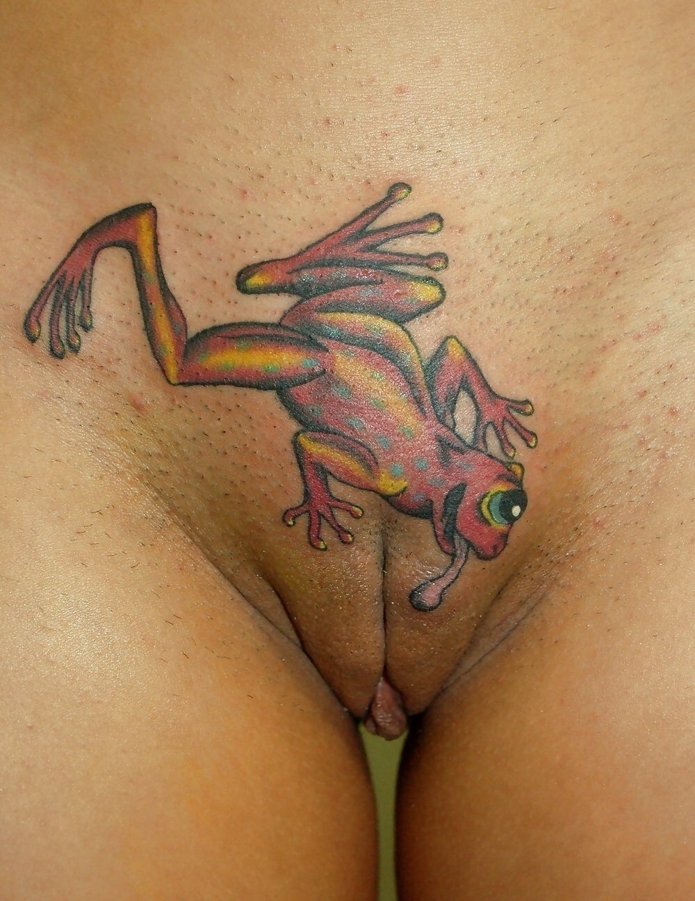 Женские интимные наколки