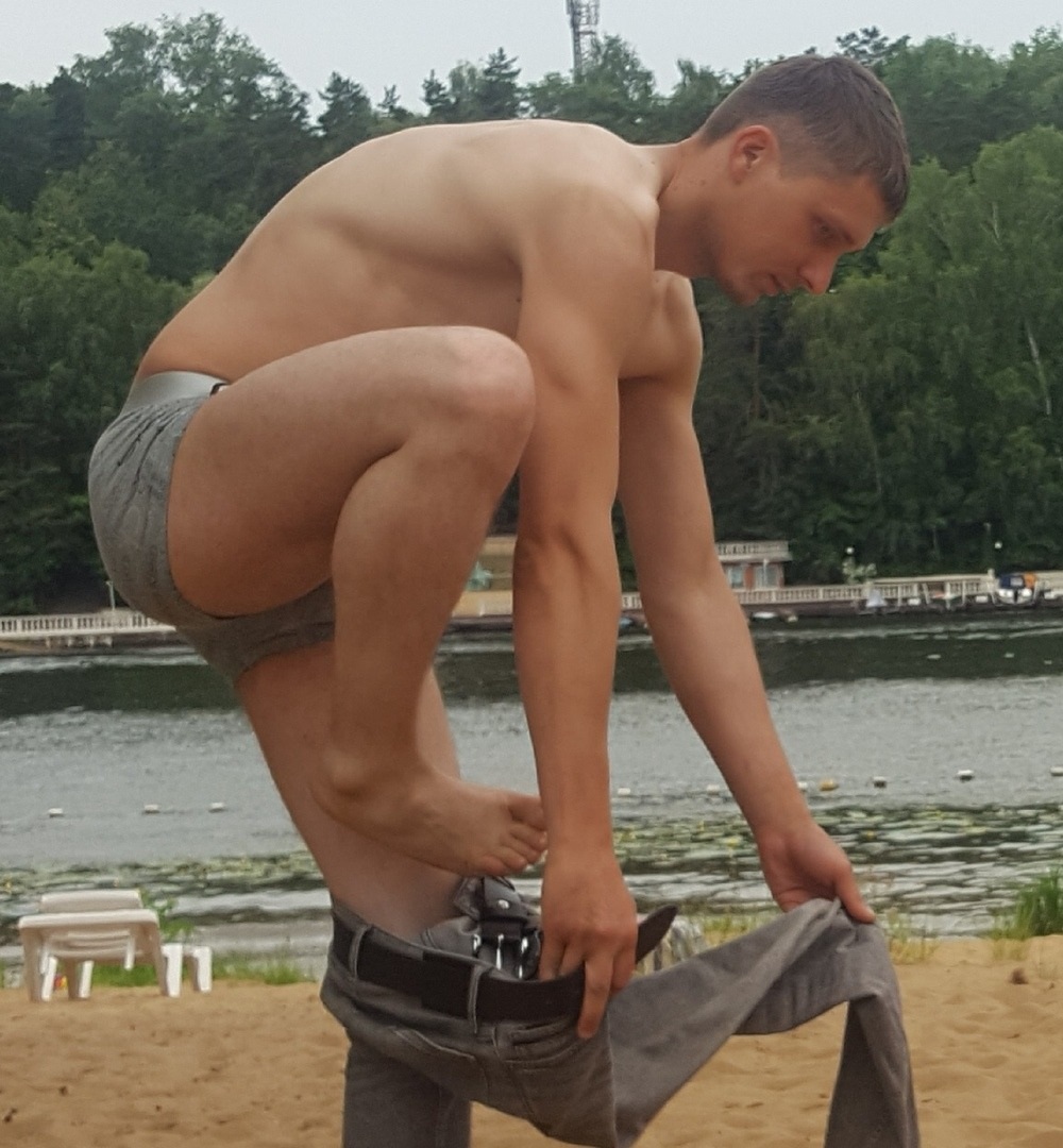 Голые парни подглядывание