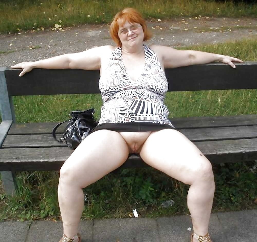 Взрослые толстушки без трусов