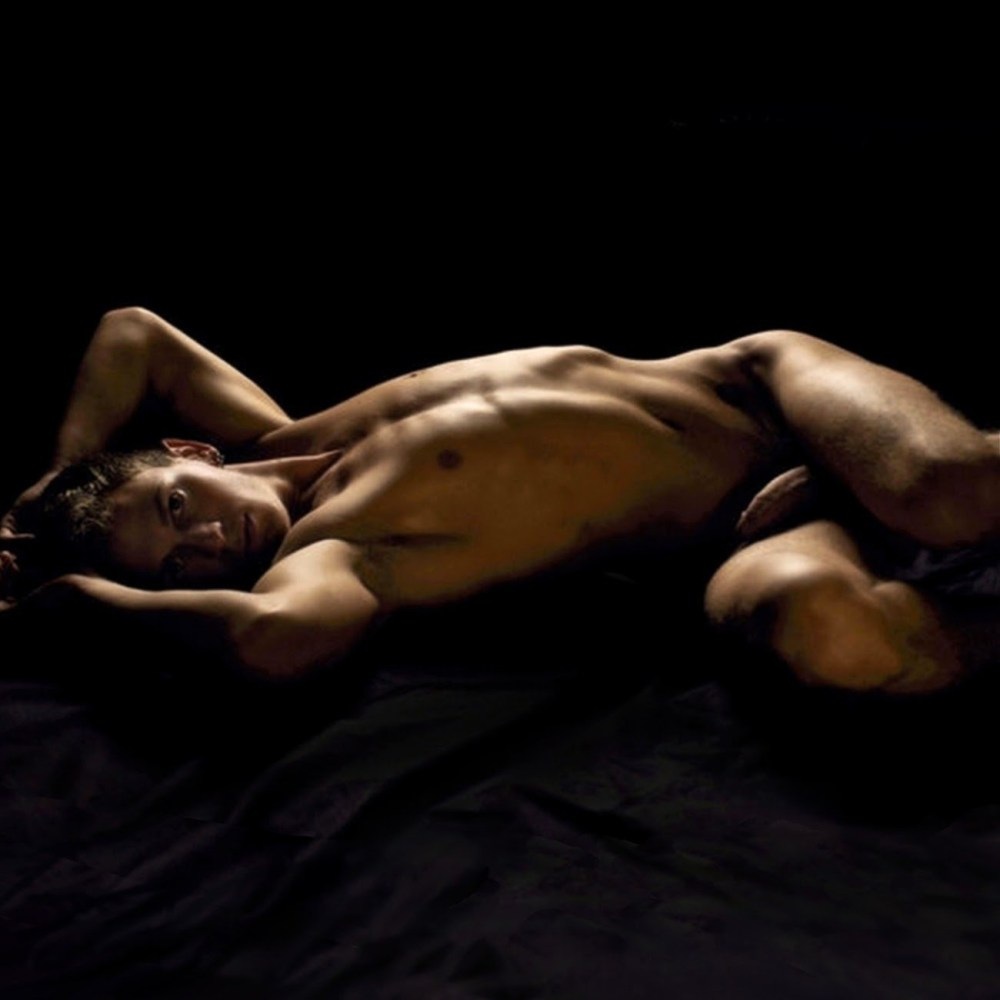 Эротические красивые парни