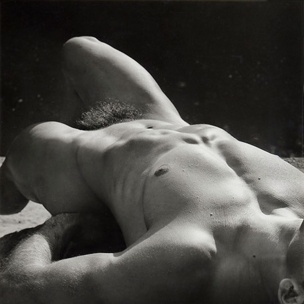 Красивое голое тело мужчины