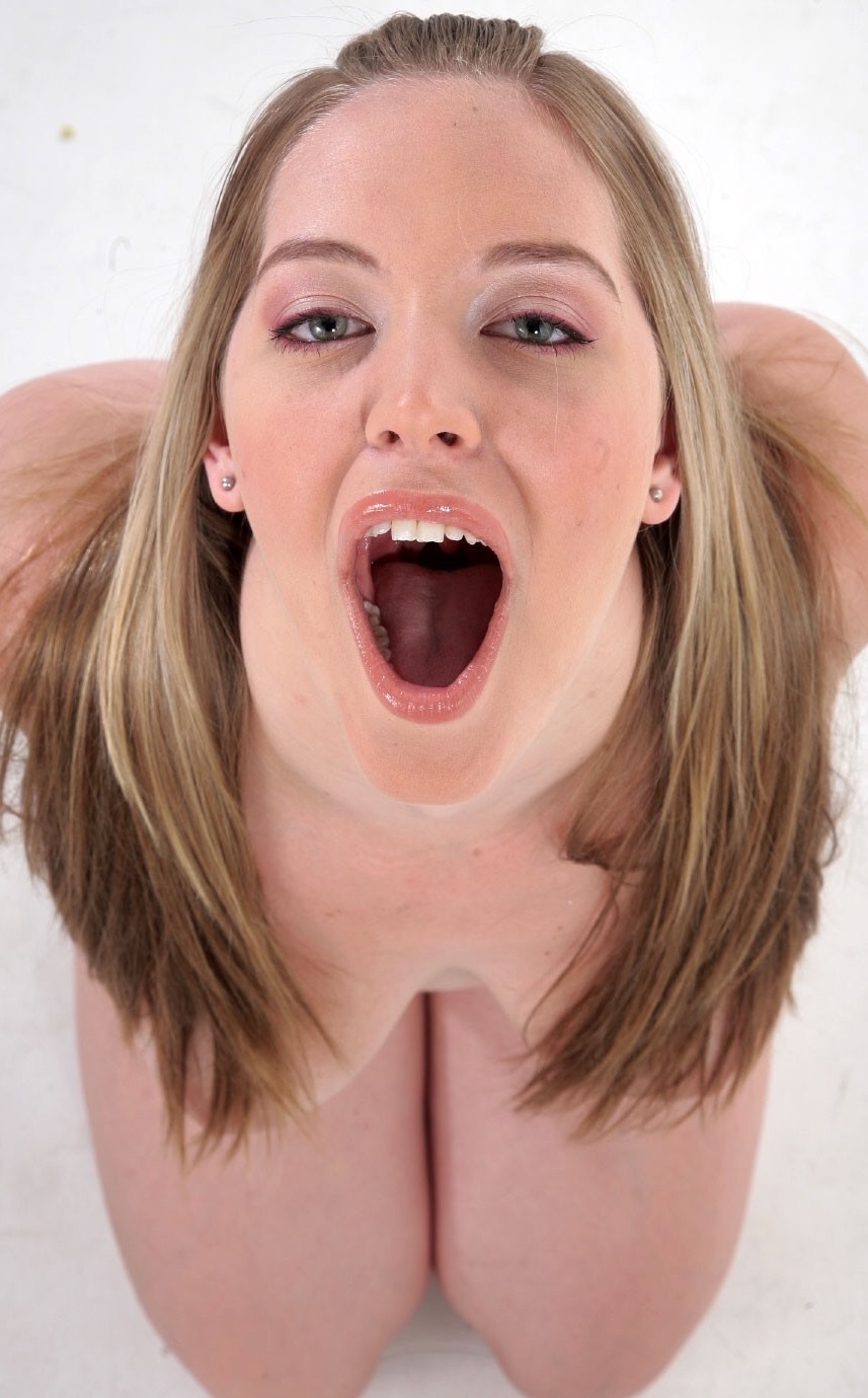 Порнозвезда с открытым ртом