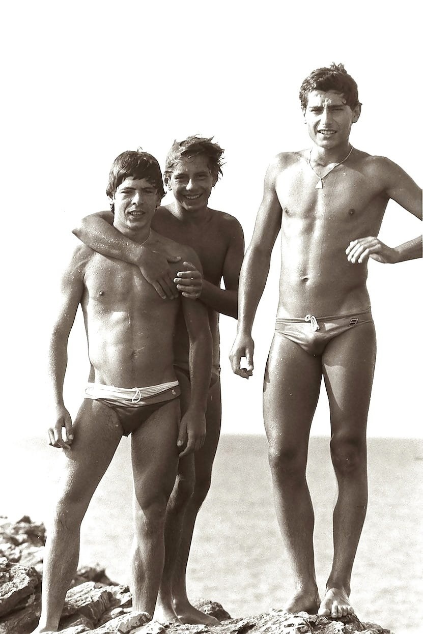 Ретро нудистки с волосатыми лобками