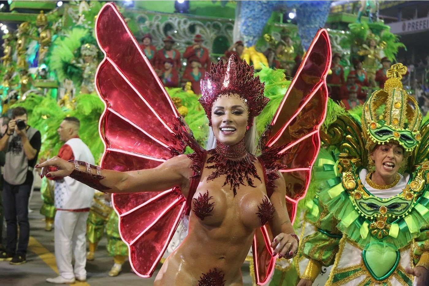 порно на карнавале бразилия фото 25