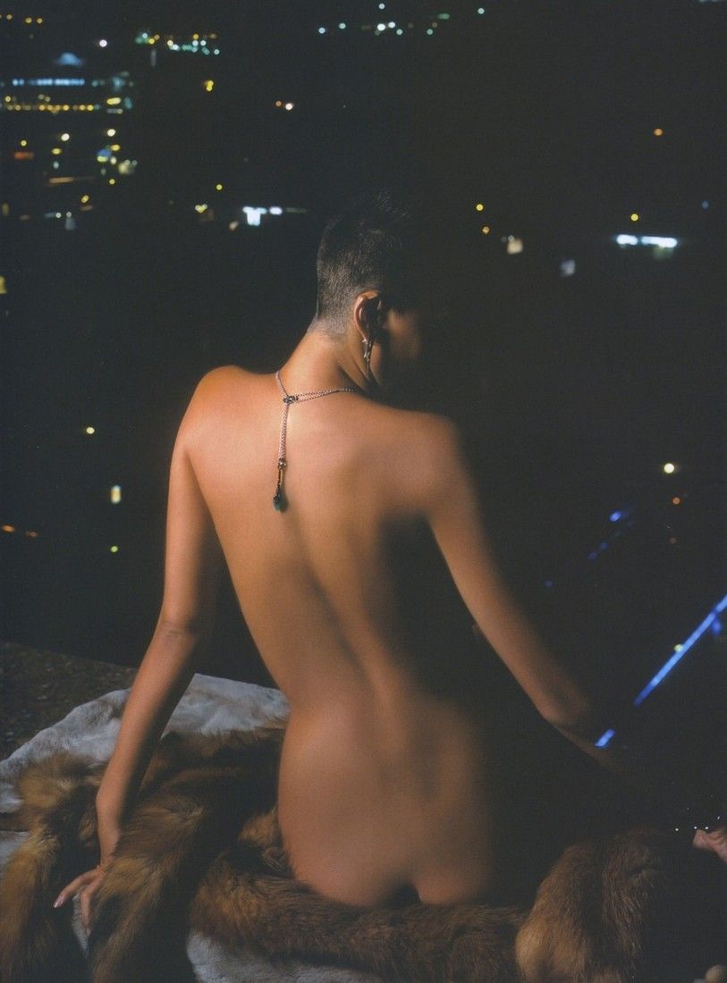 Анастасия Сланевская голая