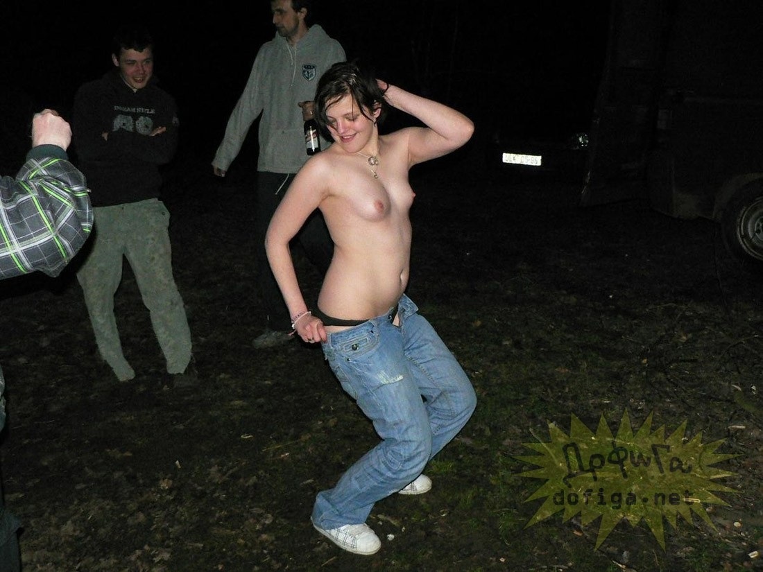 Раздели пьяную девушку