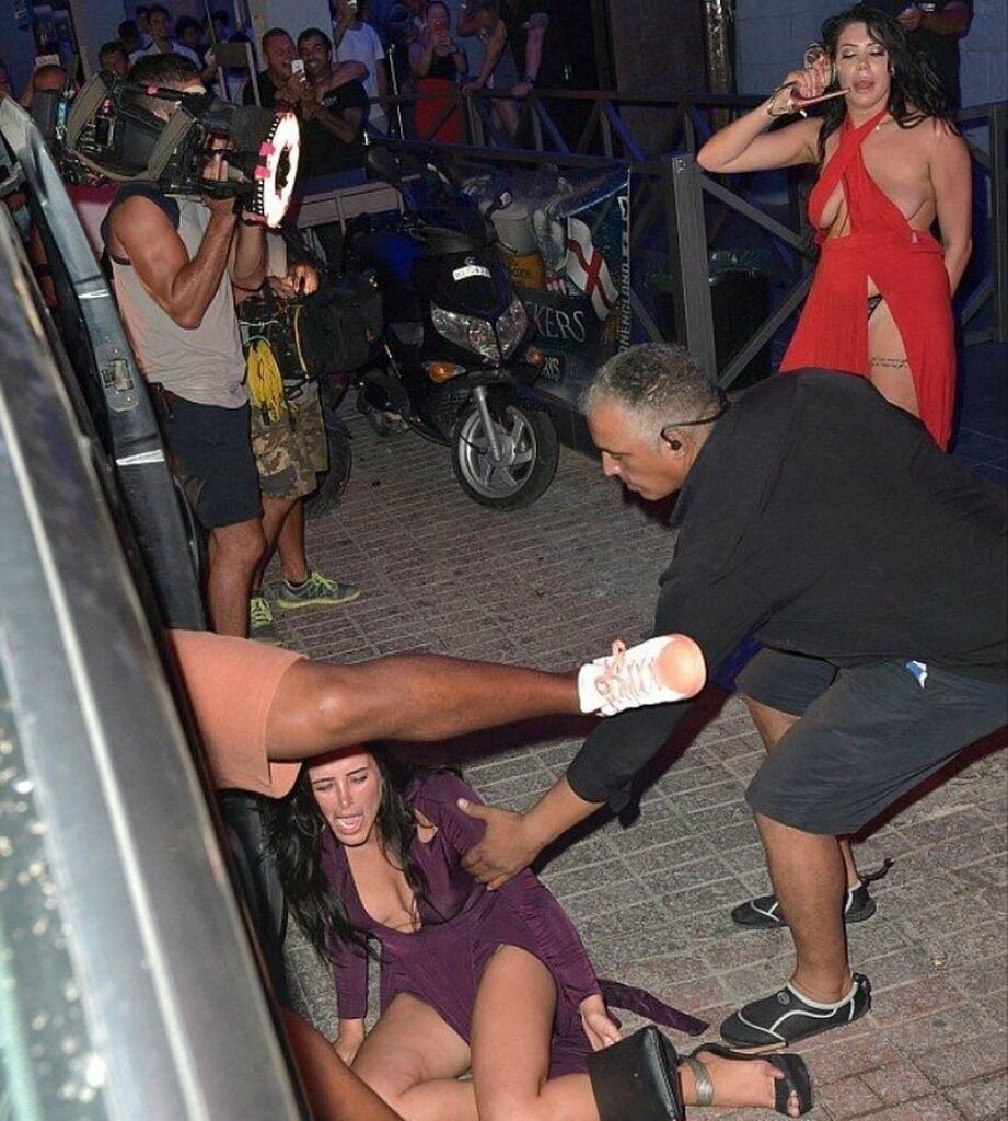 Девушки отжигают