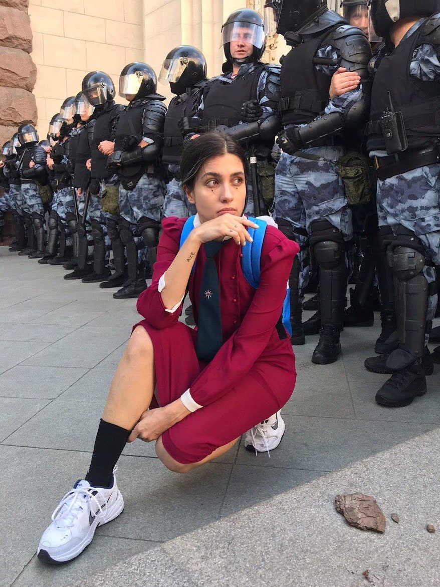 Надежда Толоконникова в колготках