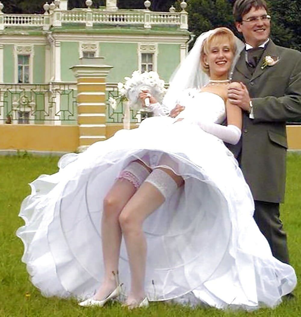 Под платьем на корпоративе