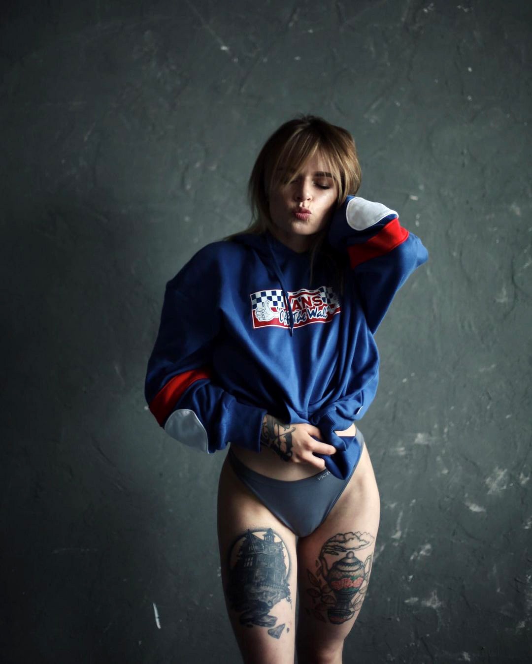 Девушка утром