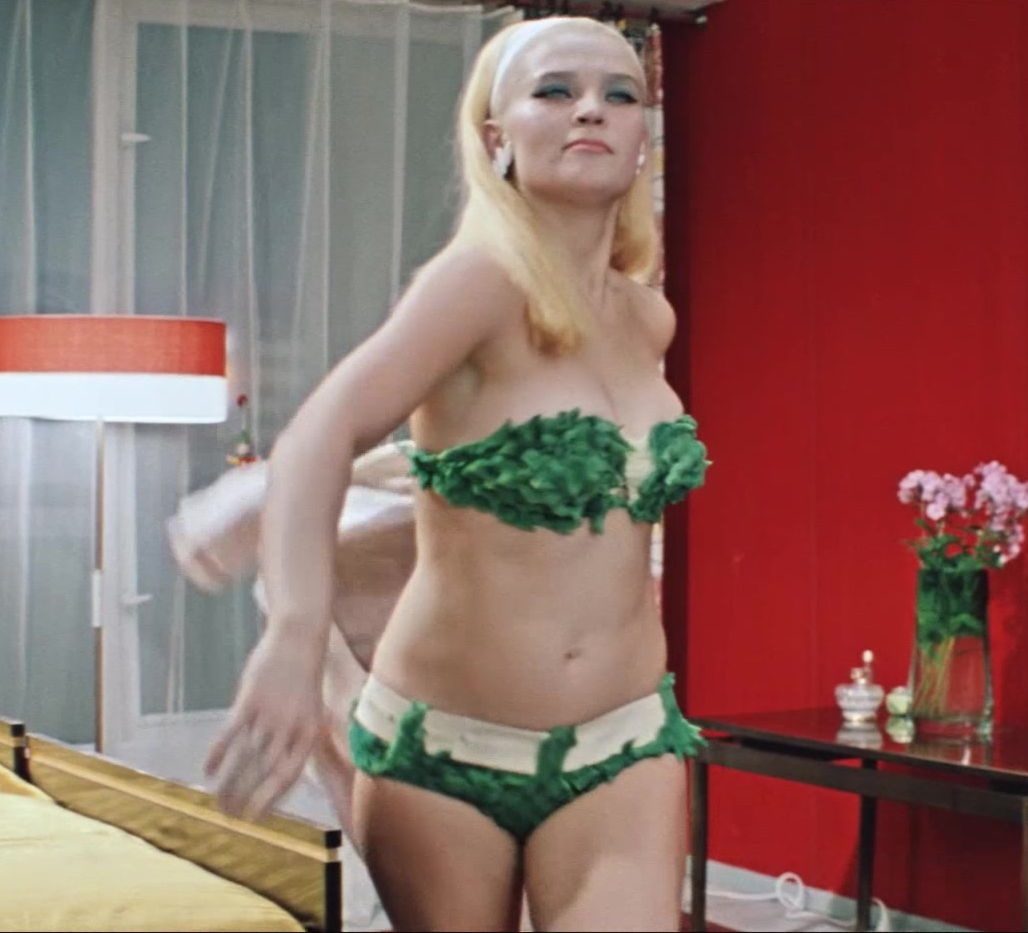 Аниме девушка на космическом корабле