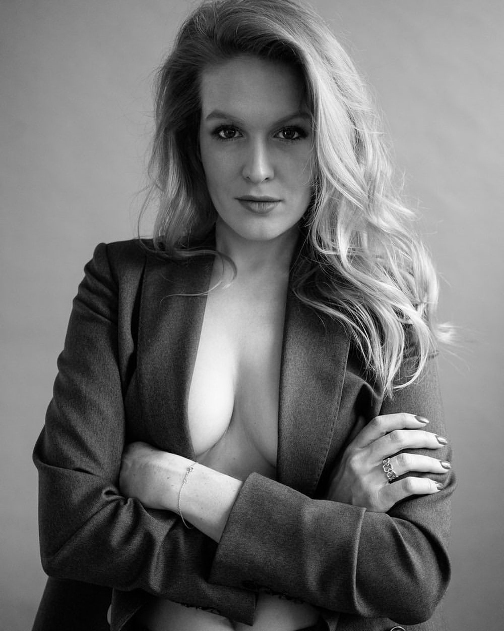 Яна Ромашкина ведущая