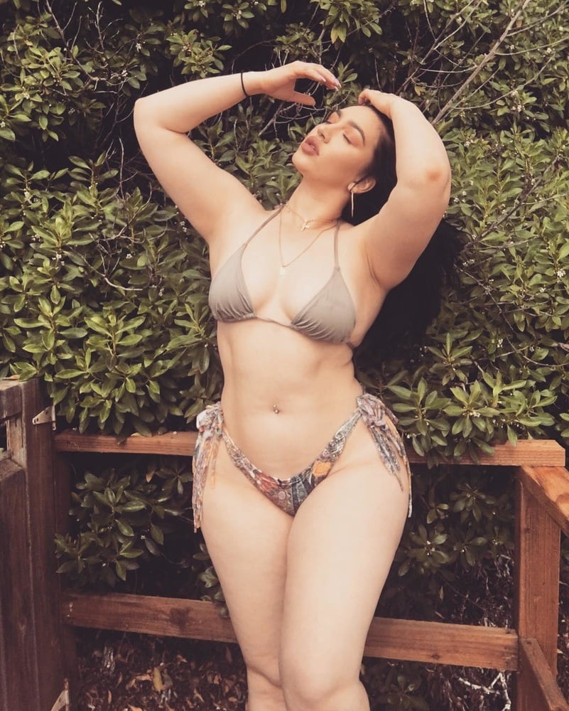 Матюра с большими бедрами